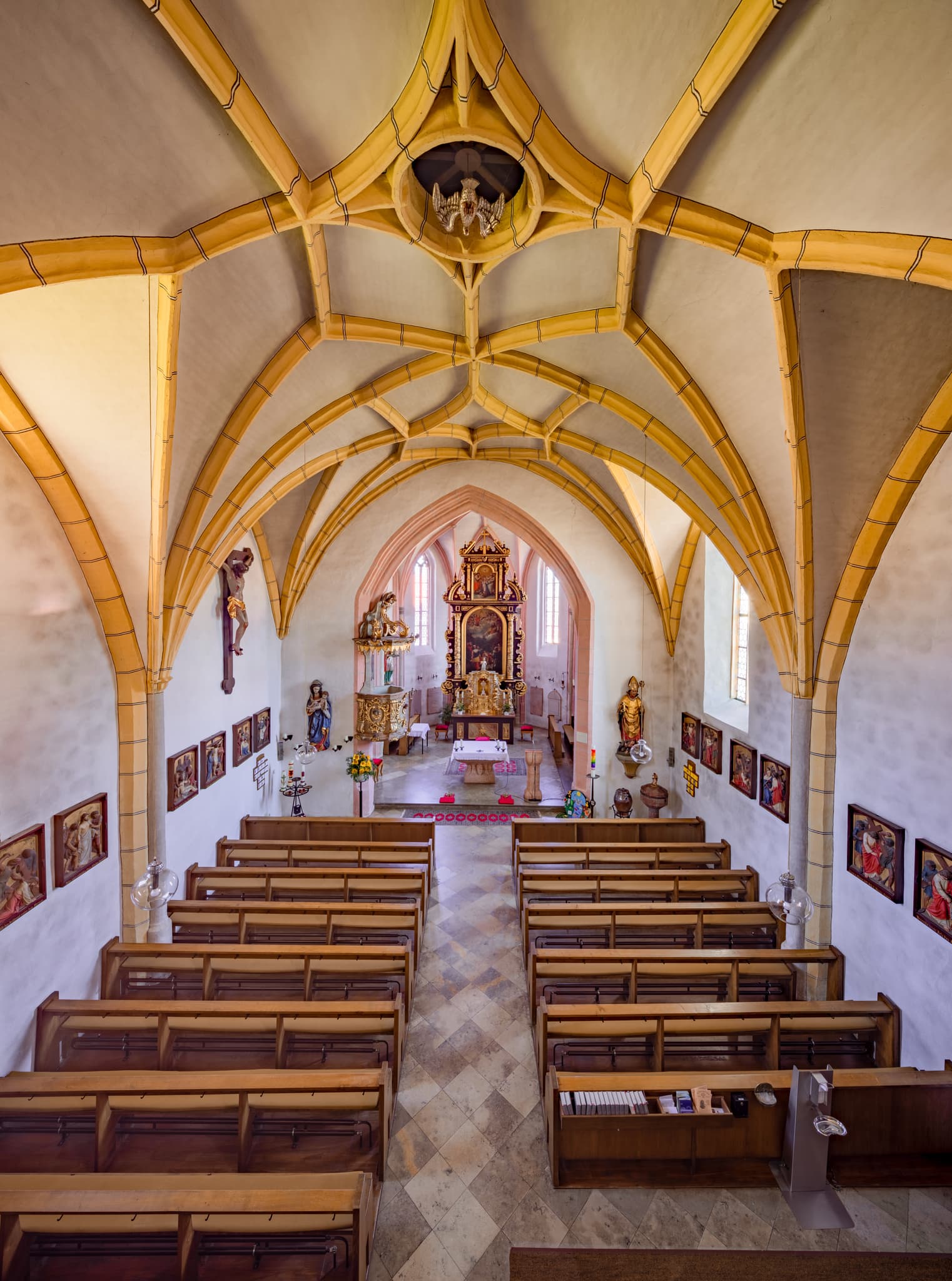 St. Valentin Reutern, Bad Griesbach, Passau, Niederbayern - Reutern Pfarrkirche St. Valentin in Bad Griesbach im Landkreis Passau, Niederbayern. Entdecken Sie diese charmante Kirche.