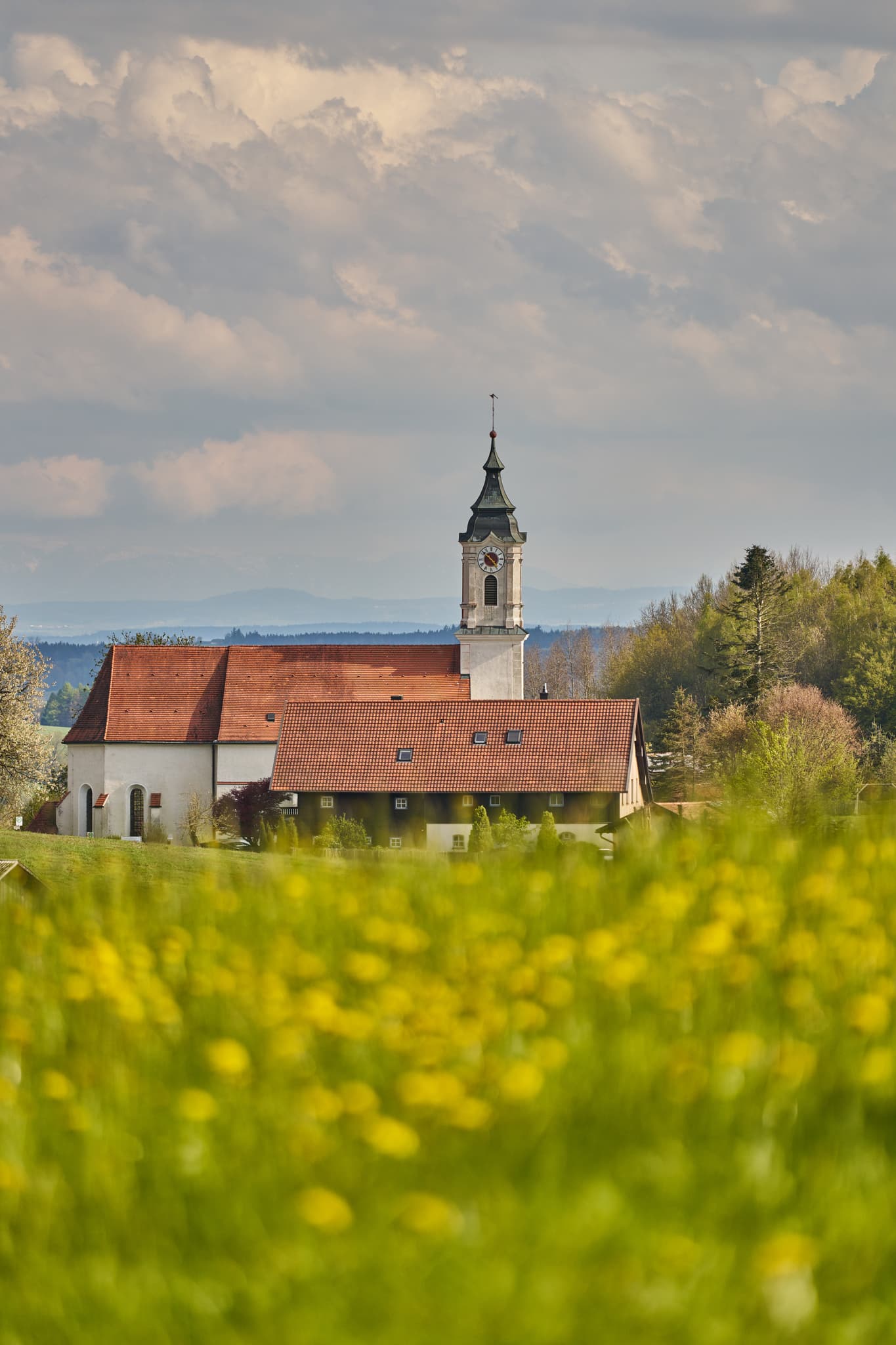 St. Wolfgang, Bad Griebsach, Passau, Niederbayern - St. Wolfgang Kirche in Bad Griebsach, Landkreis Passau, Niederbayern. Impression der Bäderdreieck Region in Deutschland im Frühling.