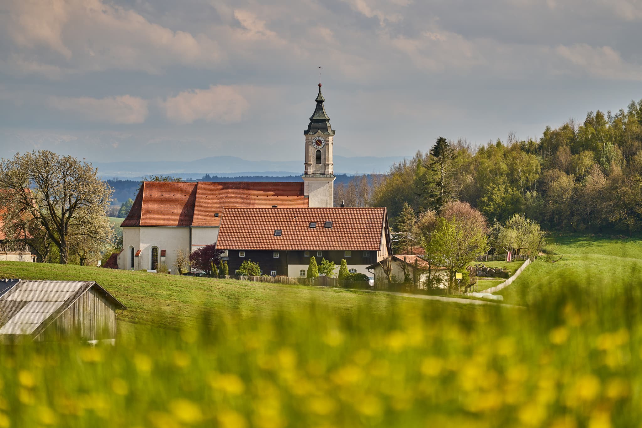 St. Wolfgang Frühling, Bad Griebsach, Passau, Niederbayern - St. Wolfgang, Frühling bei Bad Griesbach, Gemeinde im Landkreis Passau, Niederbayern, Donau-Wald, Deutschland.