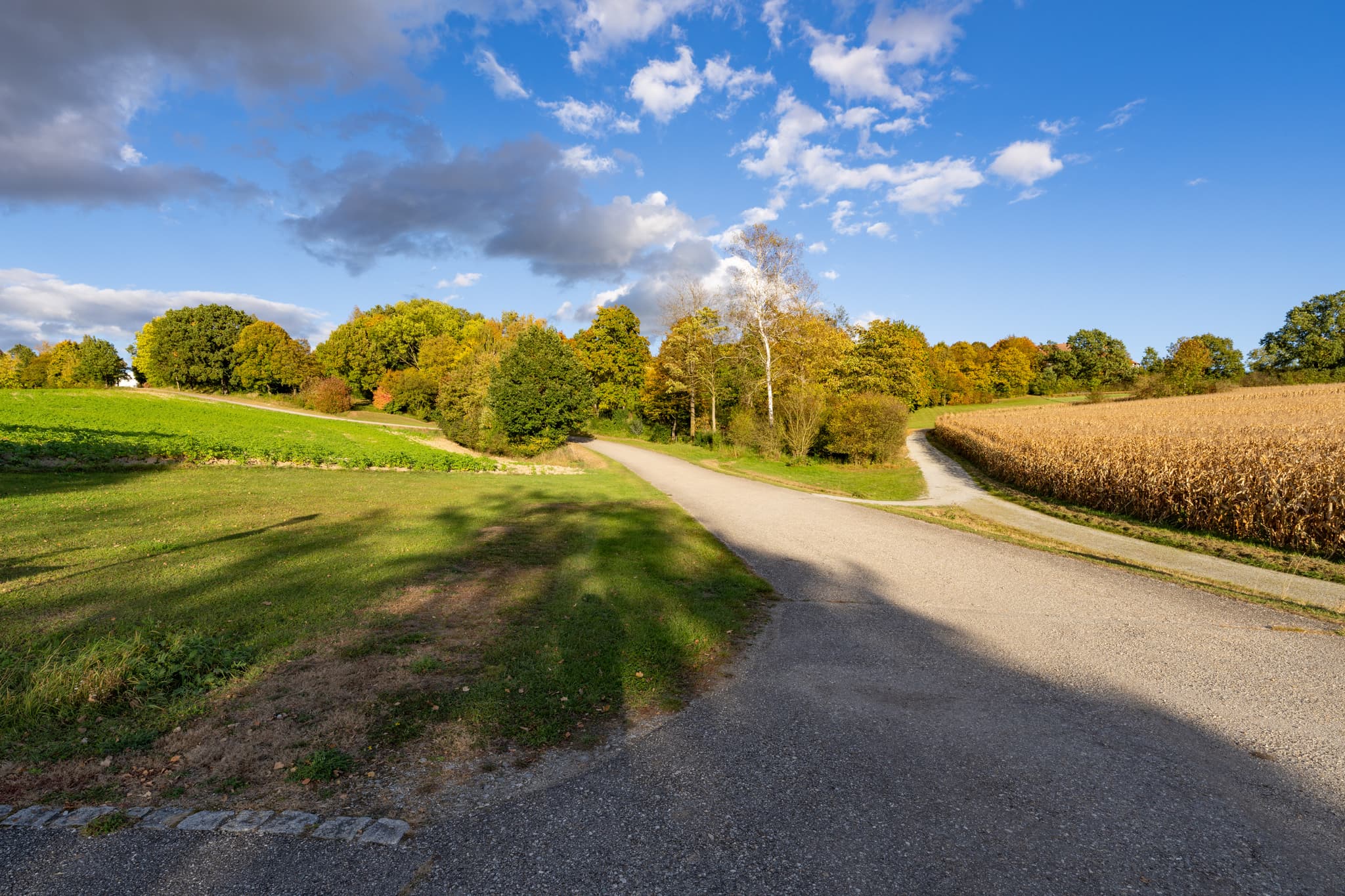 Therme Kurpark Herbst Bad Griesbach, Passau, Niederbayern - Herbstliche Impressionen aus dem Therme Kurpark in Bad Griesbach im Landkreis Passau, Niederbayern. Malerische Landschaft im Bäderdreieck, Deutschland.
