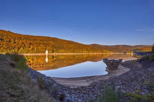 Trinkwassertalsperre Frauenau im Herbst, Regen, Niederbayern