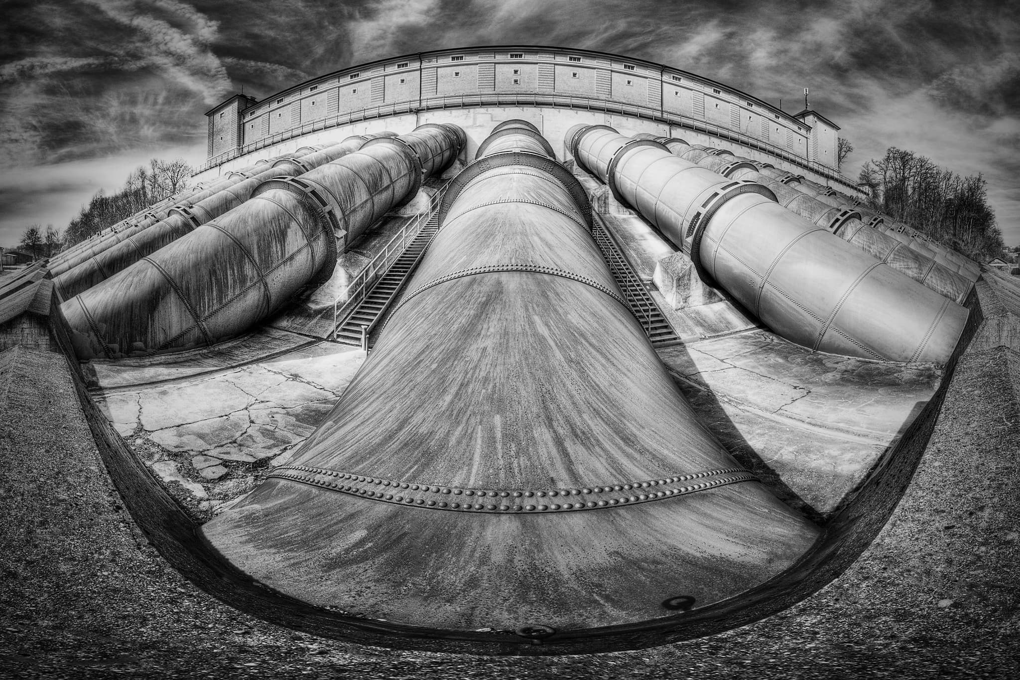 Verbund Innkraftwerk Wasserschloss, Töging, Inn-Salzach - Verbund Innkraftwerk Wasserschloss in Töging am Inn, Landkreis Altötting, Oberbayern, Deutschland. Ein Blick auf die regionale Energieerzeugung.
