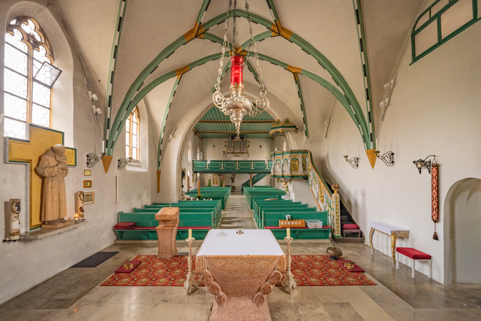 Weng Pfarrkirche St. Johannes Täufer, Bad Griesbach - Die Kirche in Weng, Pfarrkirche St. Johannes der Täufer in Bad Griesbach, Landkreis Passau, Niederbayern, Deutschland,