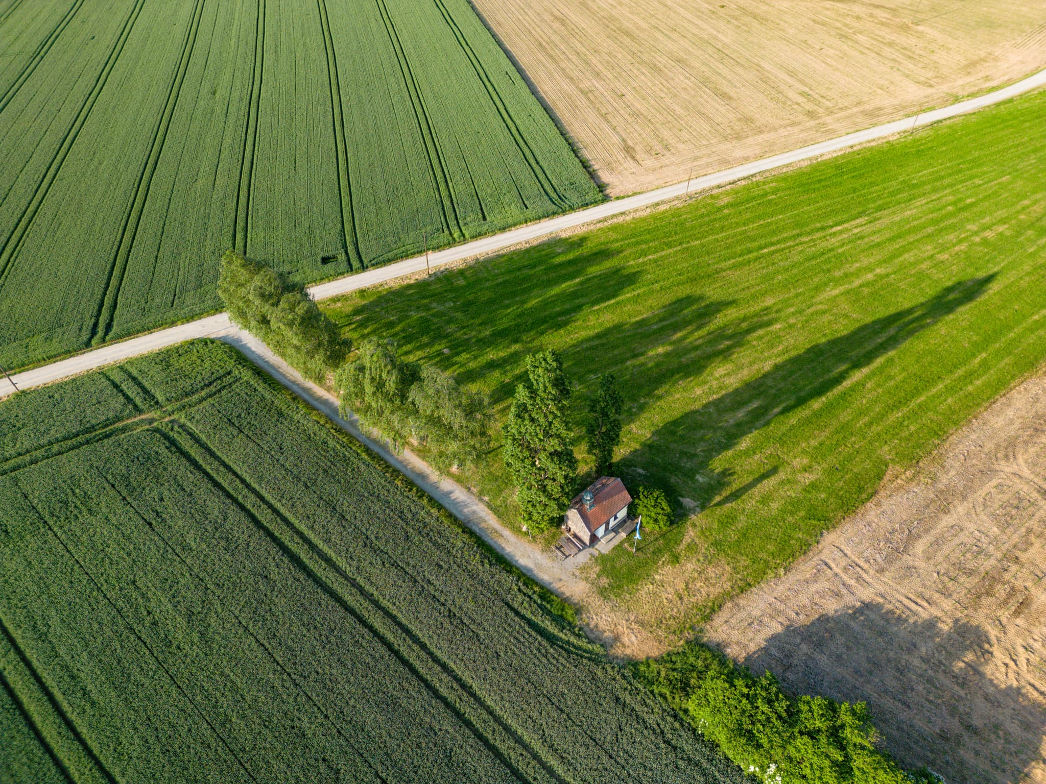 Zell St. Koloman-Kapelle Luftbild Ortenburg, Passau - Luftaufnahme der Zell St. Koloman-Kapelle in Ortenburg, Landkreis Passau, Niederbayern. Eingebettet in die malerische Landschaft der Donau-Wald.