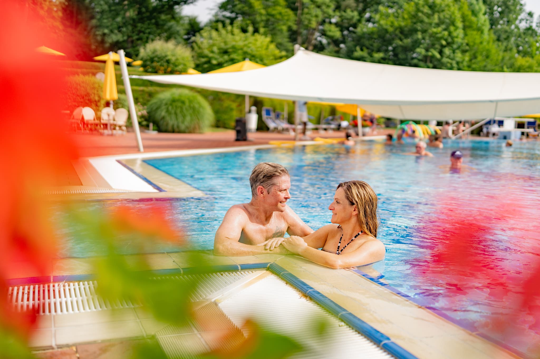 Zugang unteres Außenbecken, Wohlfühltherme  Bad Griesbach - Gute Unterhaltung in der Wohlfühltherme Bad Griesbach, Landkreis Passau, Niederbayern. Erholung und Badespaß für alle.